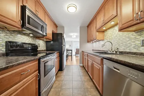 424 Fox Hollow Way Manchester NH 03104