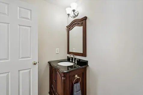 12 Butterfield Lane Bedford NH 03110