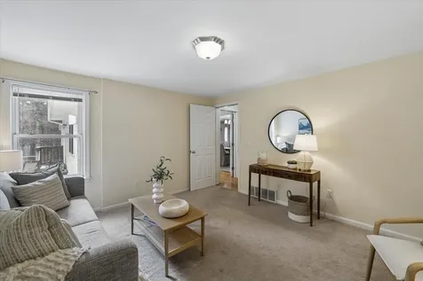 12 Butterfield Lane Bedford NH 03110