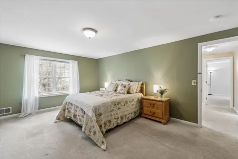 12 Butterfield Lane Bedford NH 03110