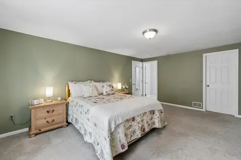 12 Butterfield Lane Bedford NH 03110