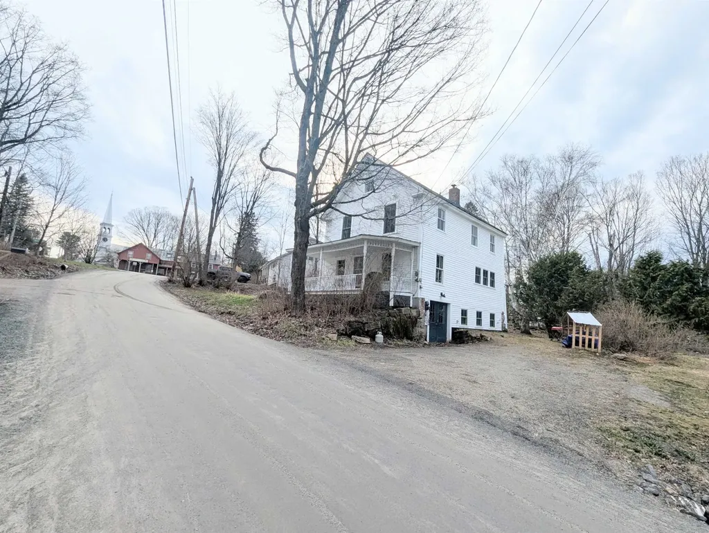 33 Old Cemetery Road Peacham VT 05862