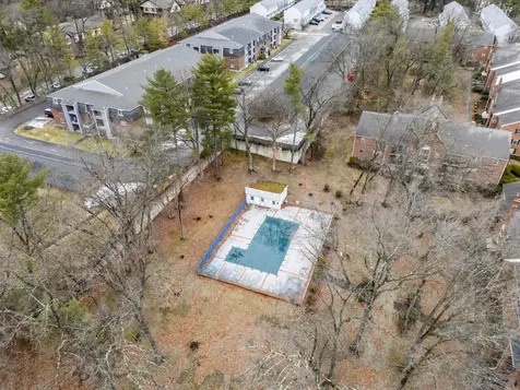 3 Louisburg Square Nashua NH 03060