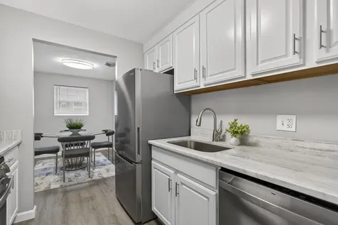 3 Louisburg Square Nashua NH 03060