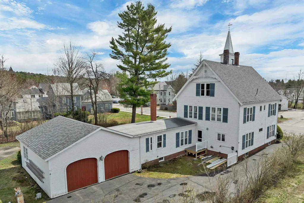 19 Church Street Alton NH 03809