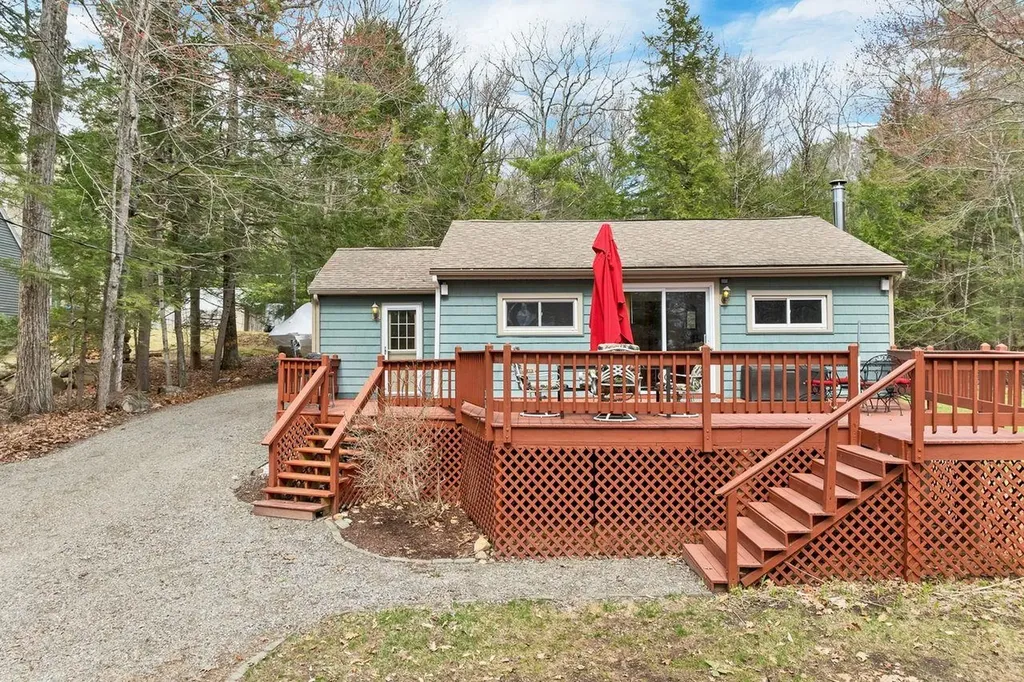 31 Rays Way Moultonborough NH 03254