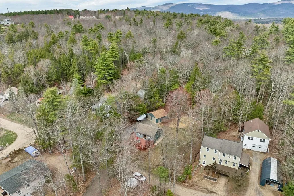 31 Rays Way Moultonborough NH 03254