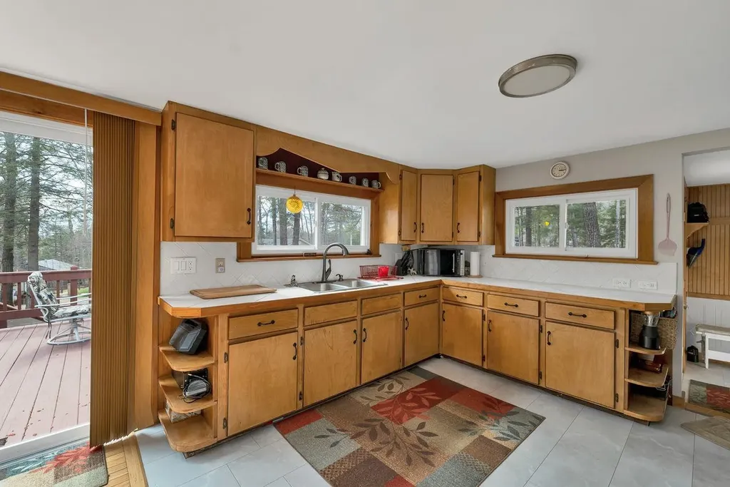 31 Rays Way Moultonborough NH 03254