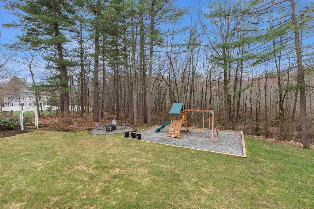 26 Greenfield Drive Plaistow NH 03865