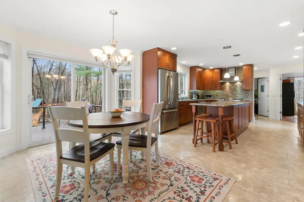 26 Greenfield Drive Plaistow NH 03865