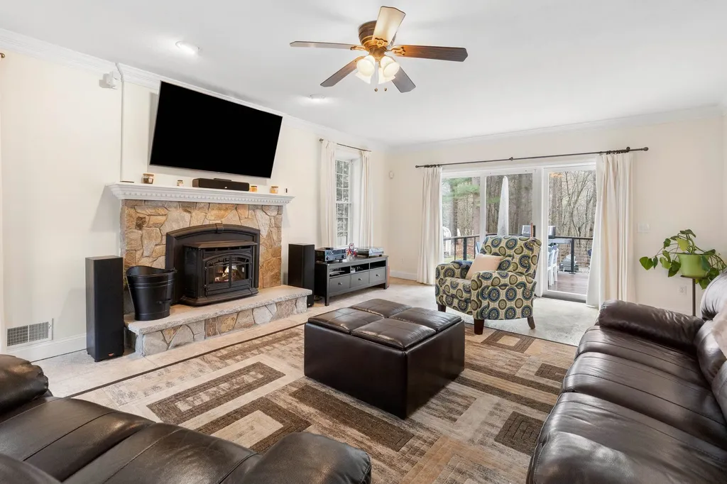 26 Greenfield Drive Plaistow NH 03865