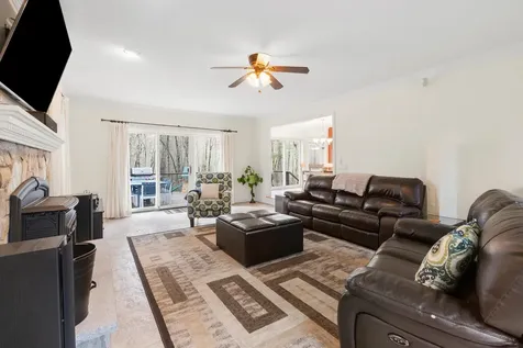26 Greenfield Drive Plaistow NH 03865