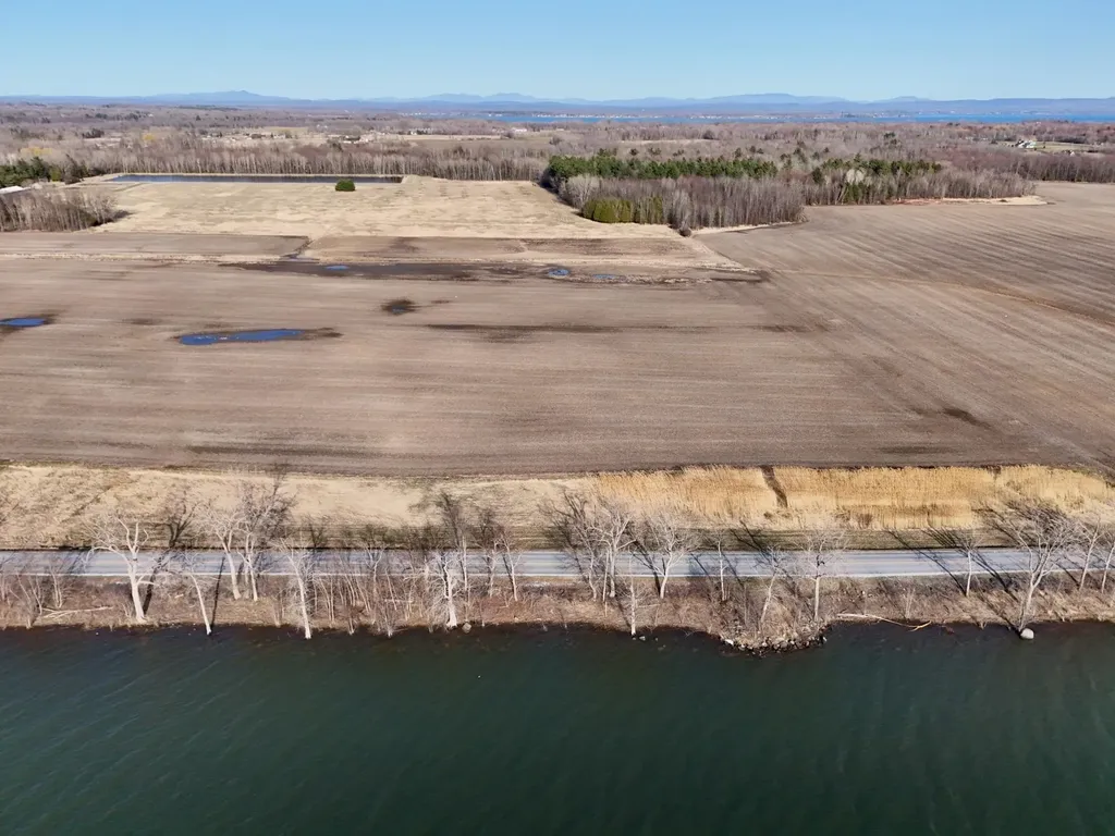 39 West Shore Road Alburgh VT 05440