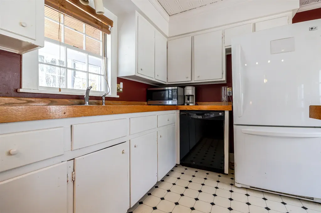 114 Hopkinton Road Concord NH 03301
