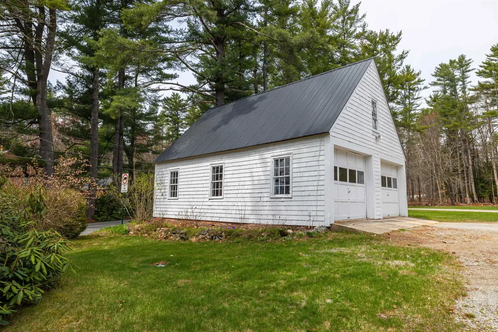 114 Hopkinton Road Concord NH 03301