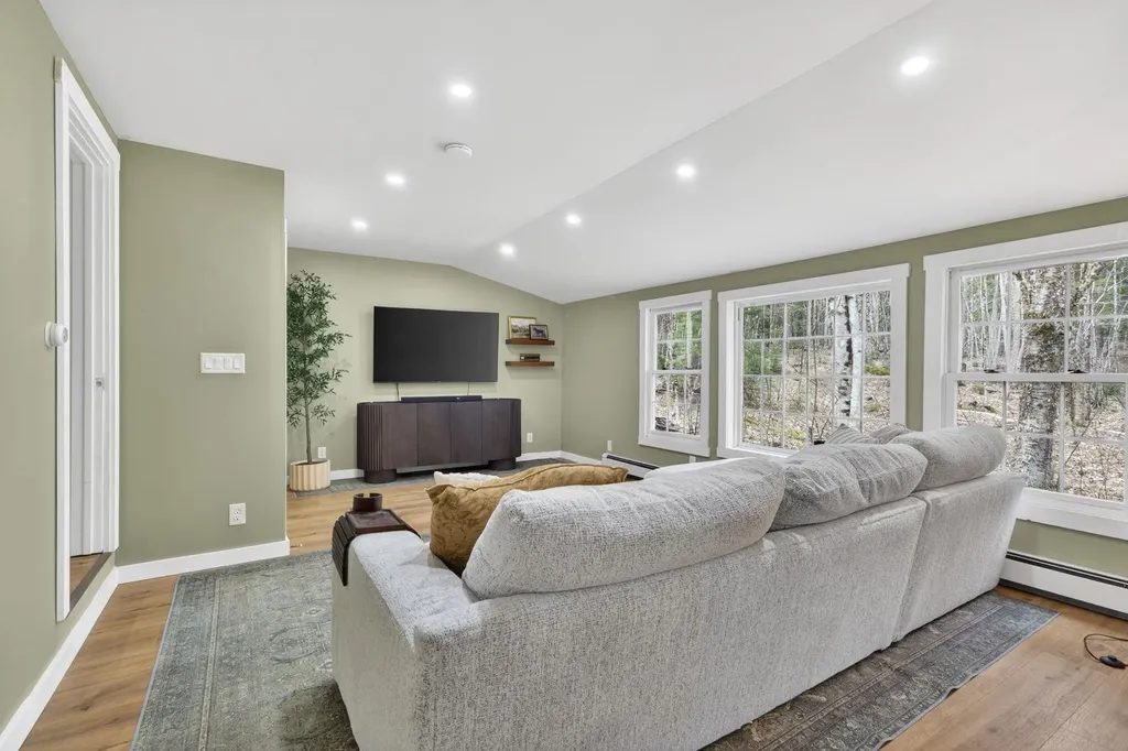 28 Turner Hill Road Antrim NH 03440