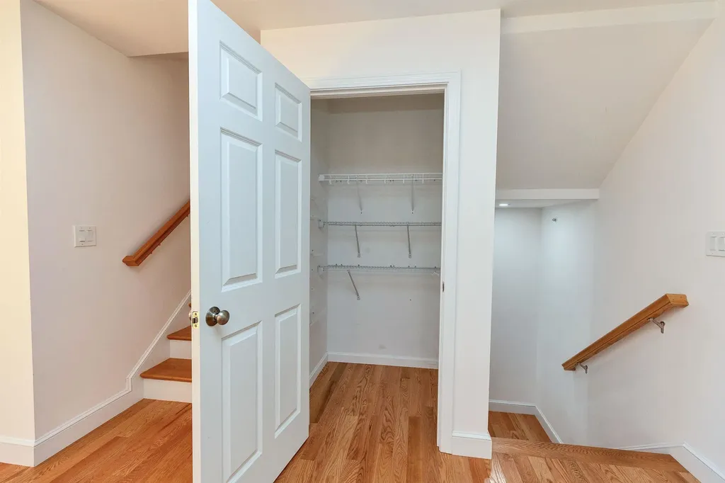 163 Woodview Way Manchester NH 03102