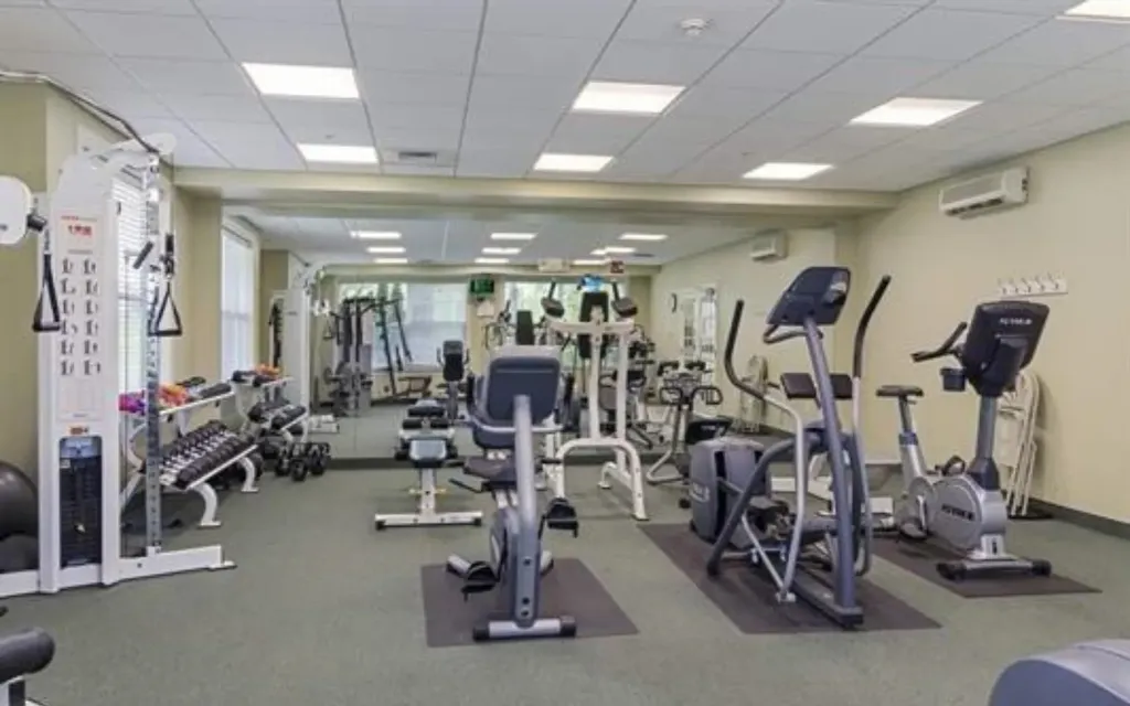 163 Woodview Way Manchester NH 03102