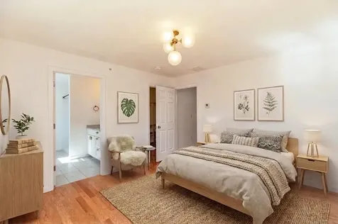 163 Woodview Way Manchester NH 03102
