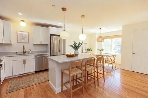 163 Woodview Way Manchester NH 03102