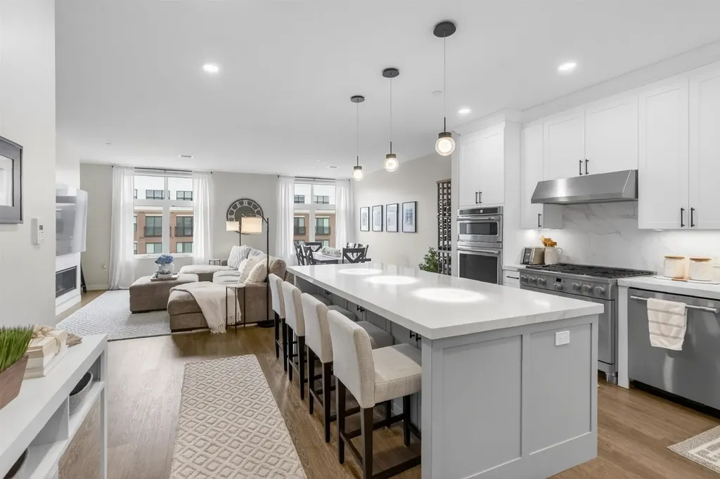 18 Artisan Drive Salem NH 03079
