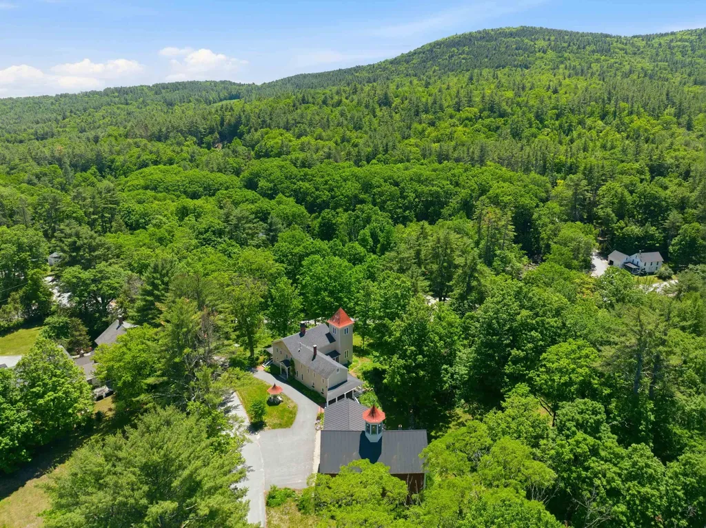 183 Waterloo Street Warner NH 03278