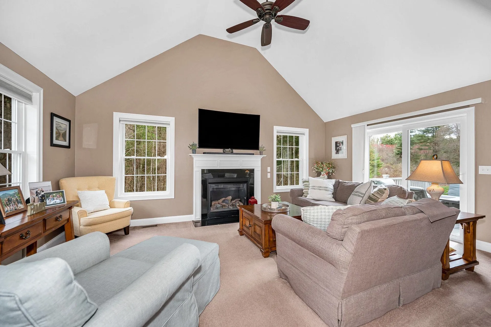 12 Harmony Lane Pelham NH 03076