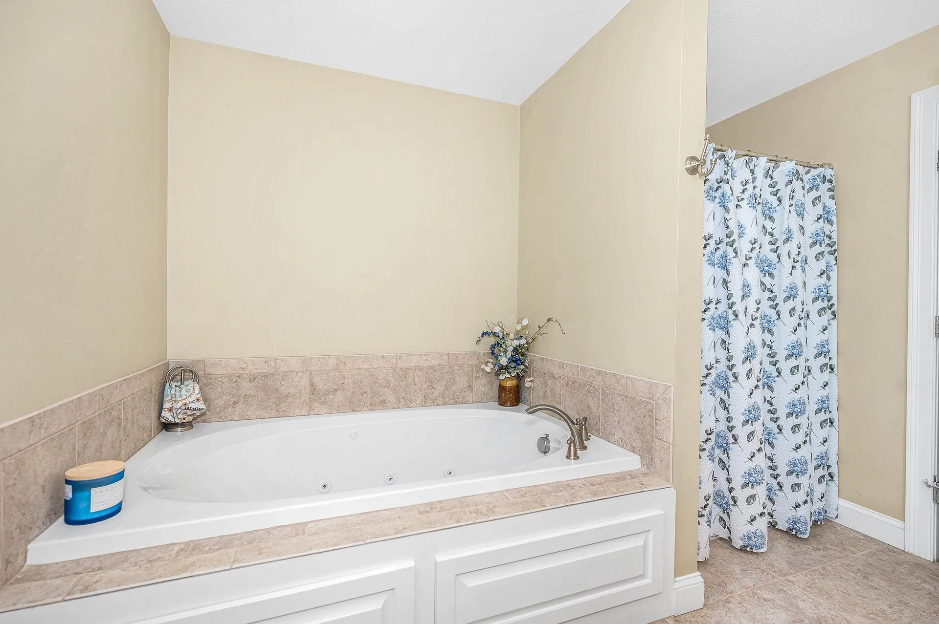 12 Harmony Lane Pelham NH 03076