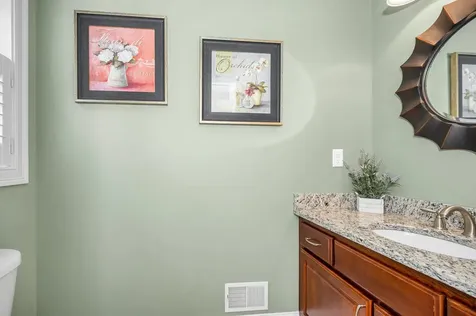 12 Harmony Lane Pelham NH 03076