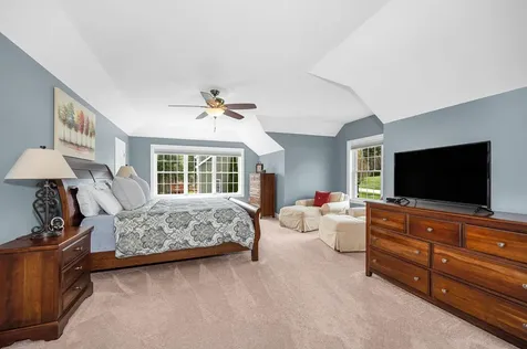 12 Harmony Lane Pelham NH 03076