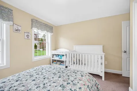 12 Harmony Lane Pelham NH 03076