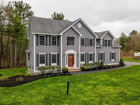 12 Harmony Lane Pelham NH 03076