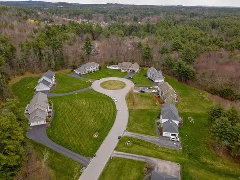 12 Harmony Lane Pelham NH 03076