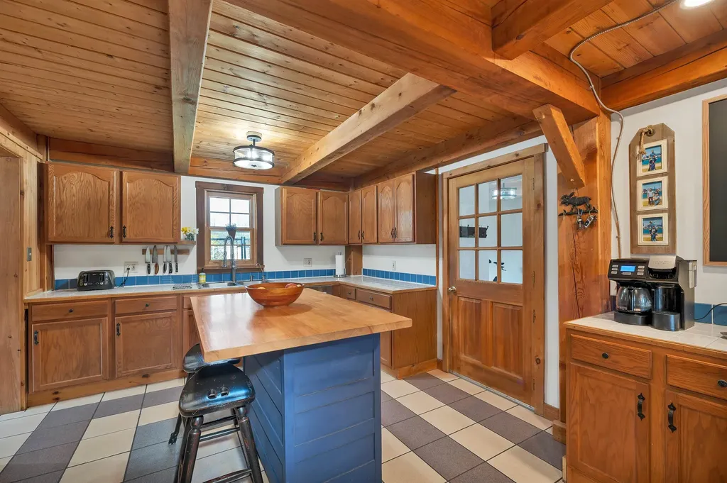 12 Hummingbird Lane Standish ME 04085