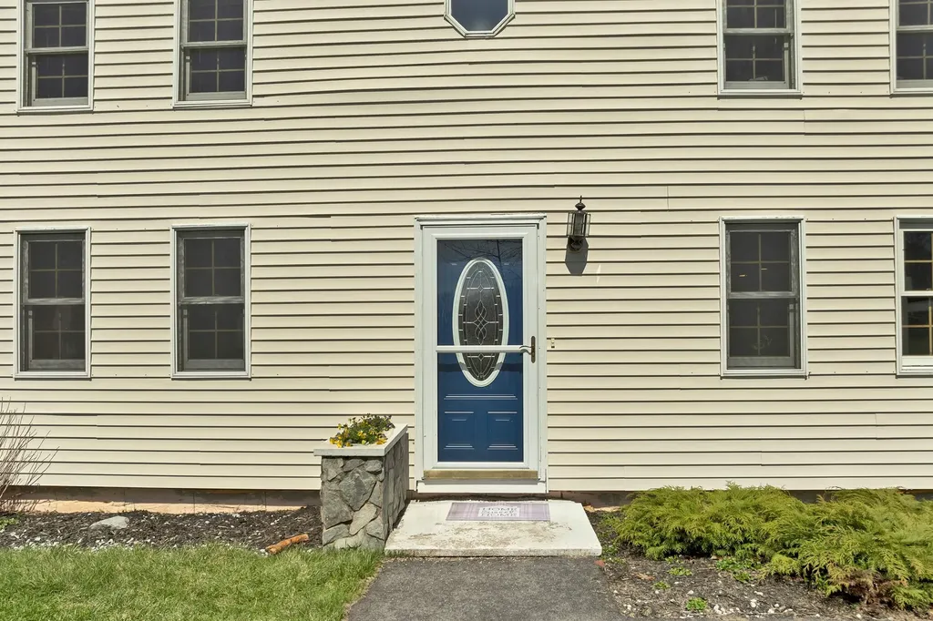 12 Hummingbird Lane Standish ME 04085