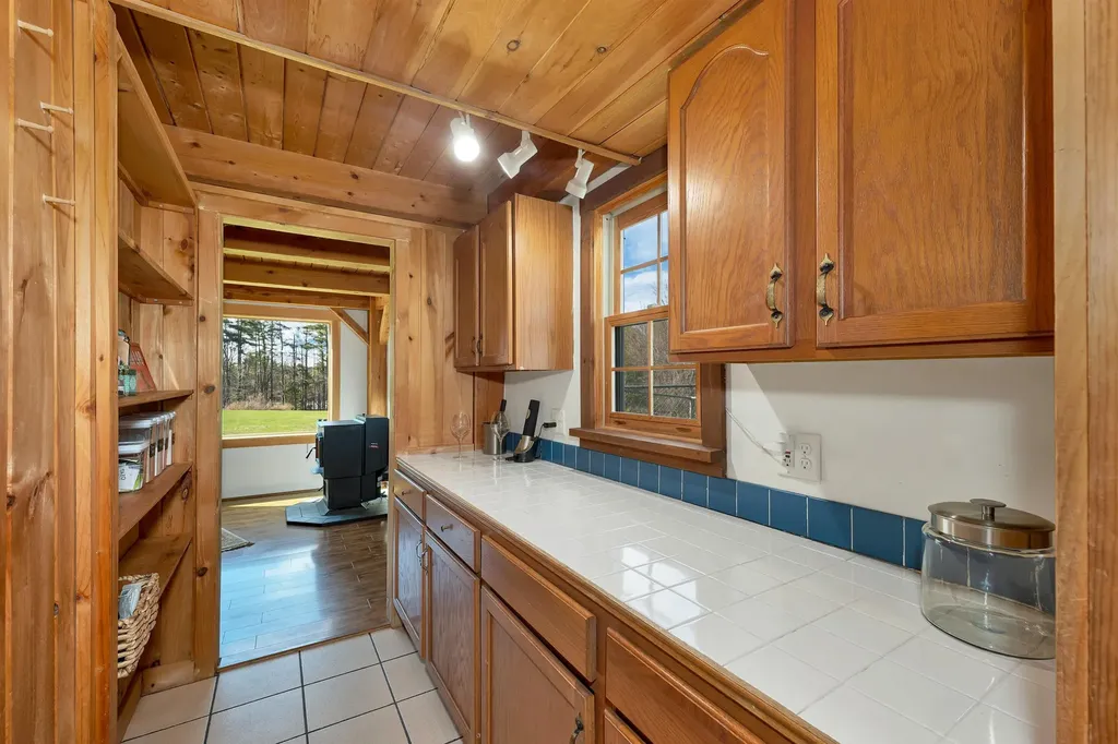 12 Hummingbird Lane Standish ME 04085