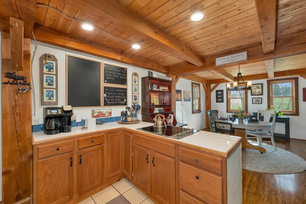 12 Hummingbird Lane Standish ME 04085