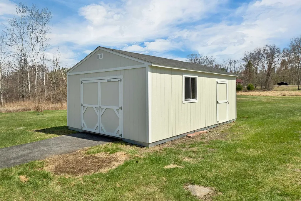 12 Hummingbird Lane Standish ME 04085