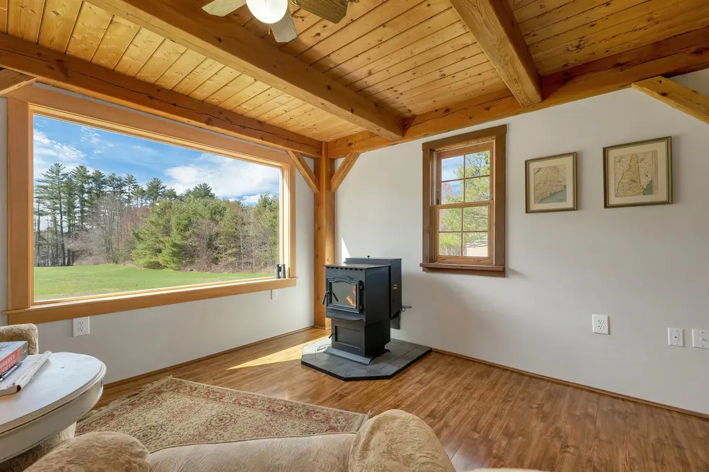 12 Hummingbird Lane Standish ME 04085