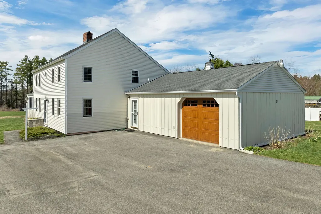 12 Hummingbird Lane Standish ME 04085