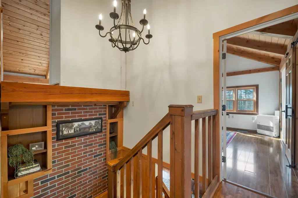 12 Hummingbird Lane Standish ME 04085