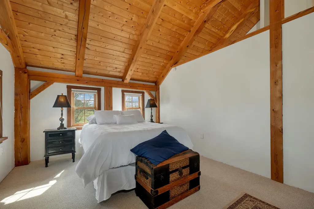 12 Hummingbird Lane Standish ME 04085