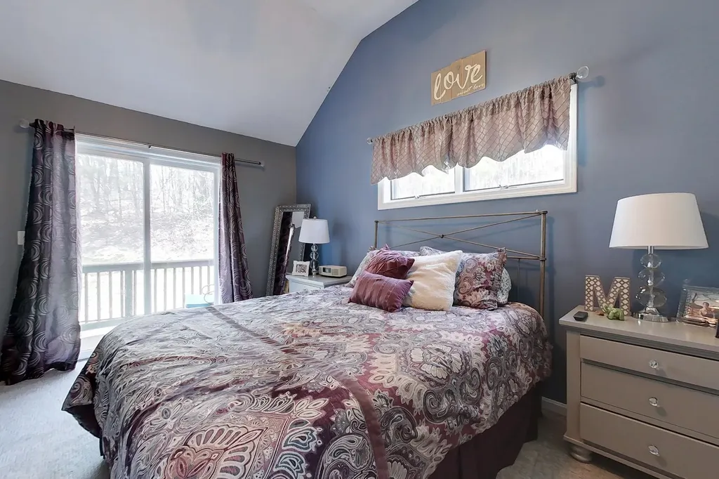 21 Gloucester Lane Nashua NH 03063
