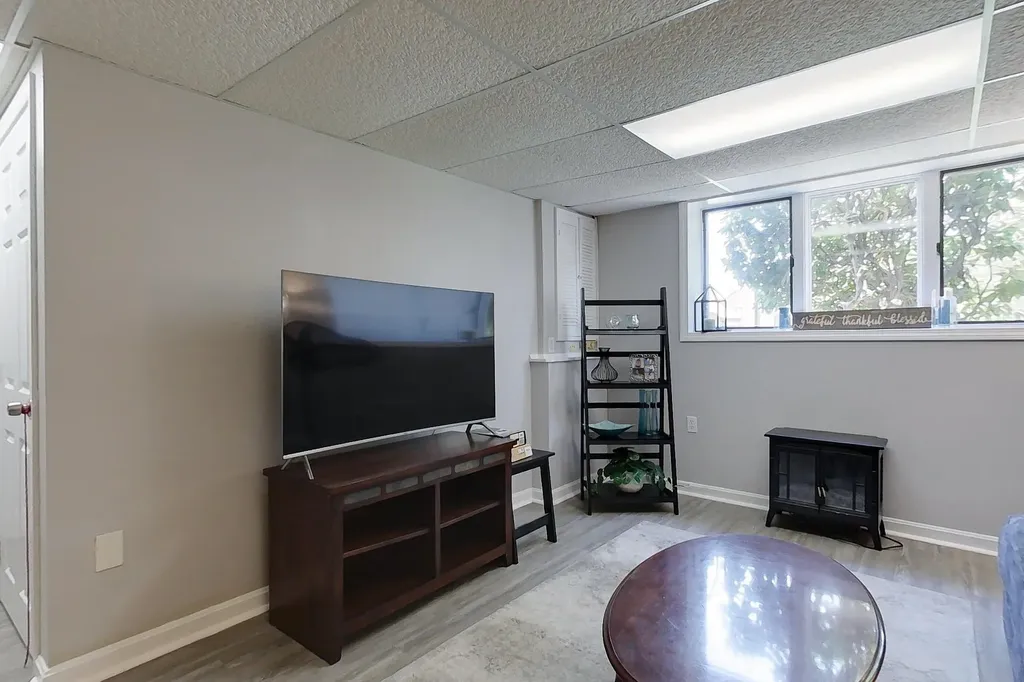 21 Gloucester Lane Nashua NH 03063