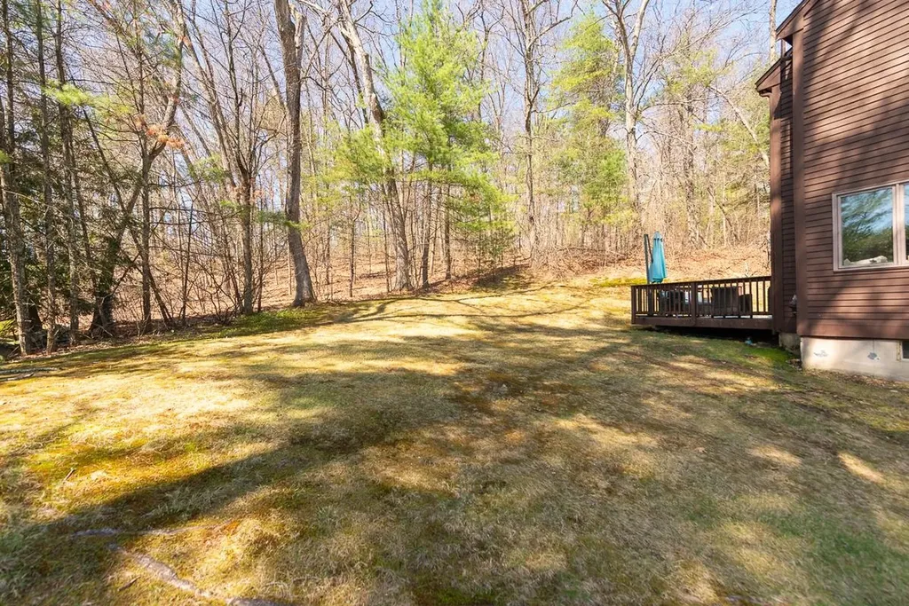 21 Gloucester Lane Nashua NH 03063