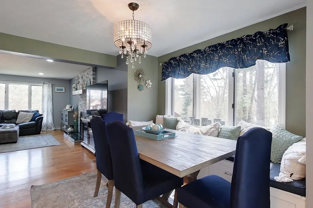 21 Gloucester Lane Nashua NH 03063