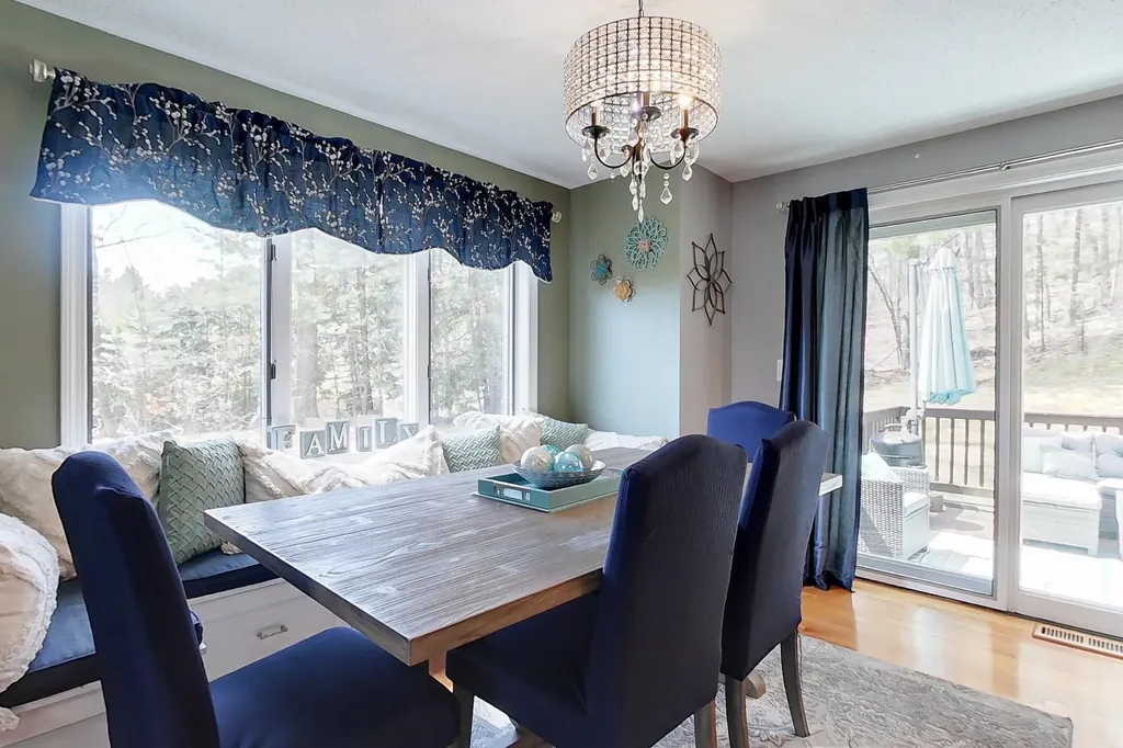 21 Gloucester Lane Nashua NH 03063
