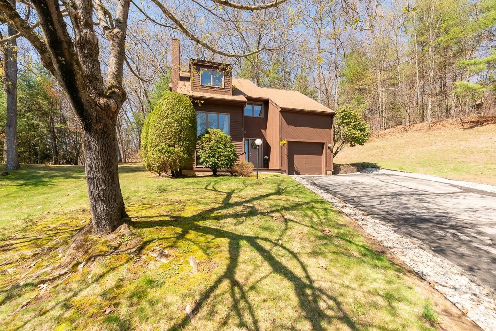21 Gloucester Lane Nashua NH 03063