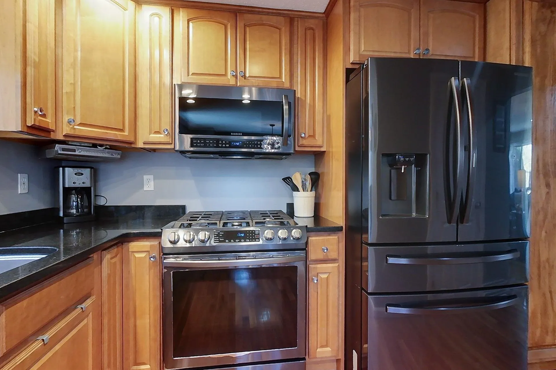 21 Gloucester Lane Nashua NH 03063