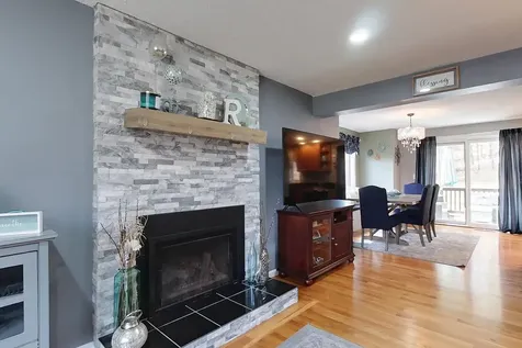21 Gloucester Lane Nashua NH 03063
